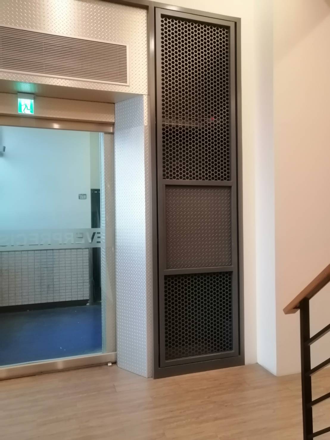 新北工業風隔間門安裝